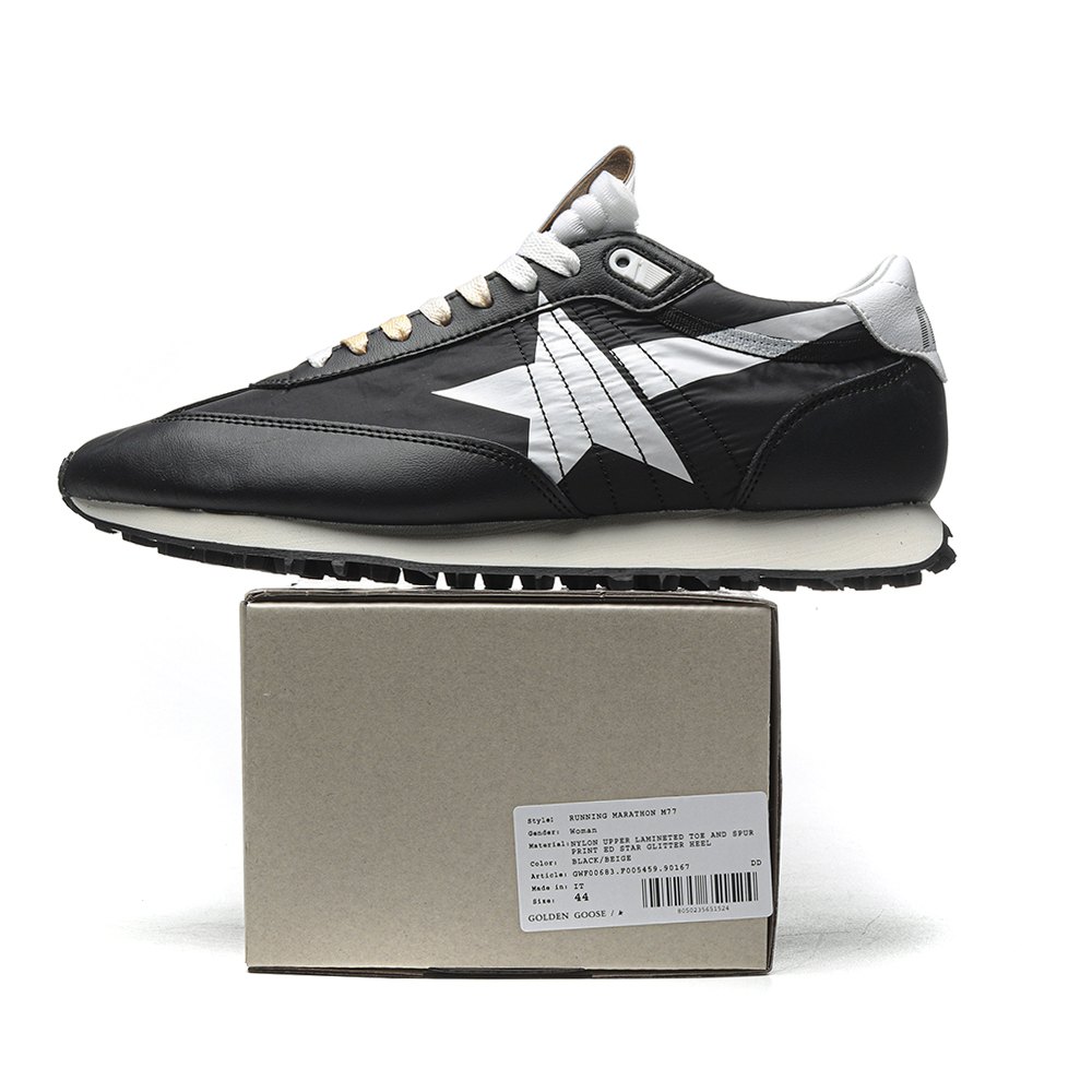 dd g01den g003e M*rathon with black nylon upper and white star