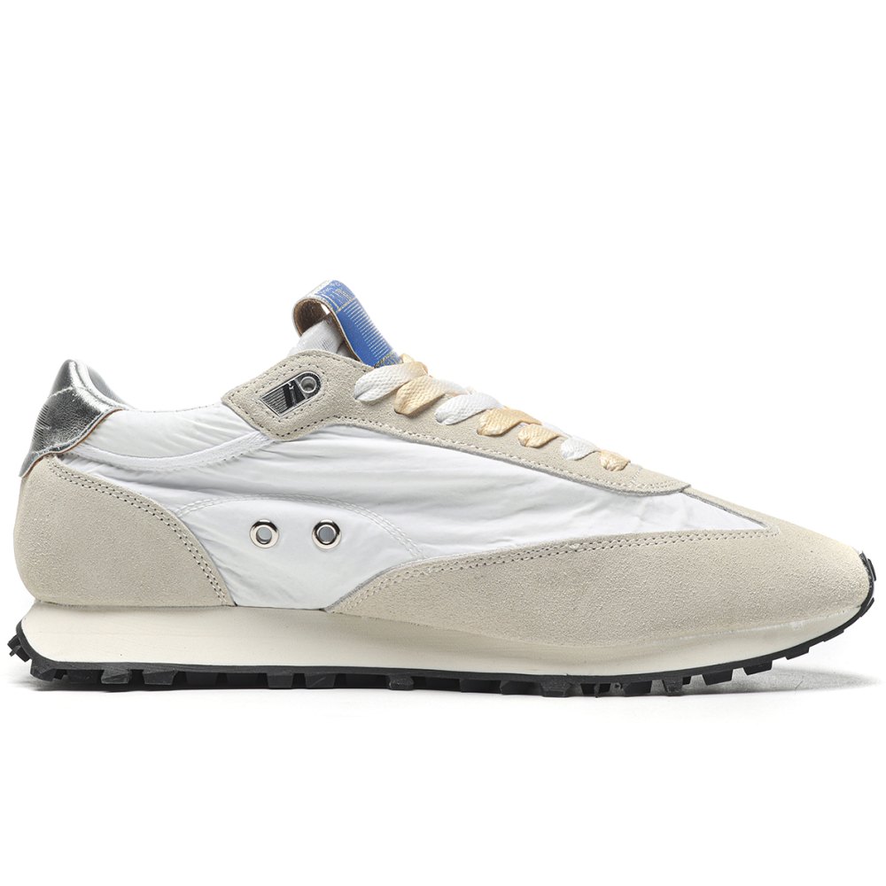dd g01den g003e M*rathon with white nylon upper and silver star