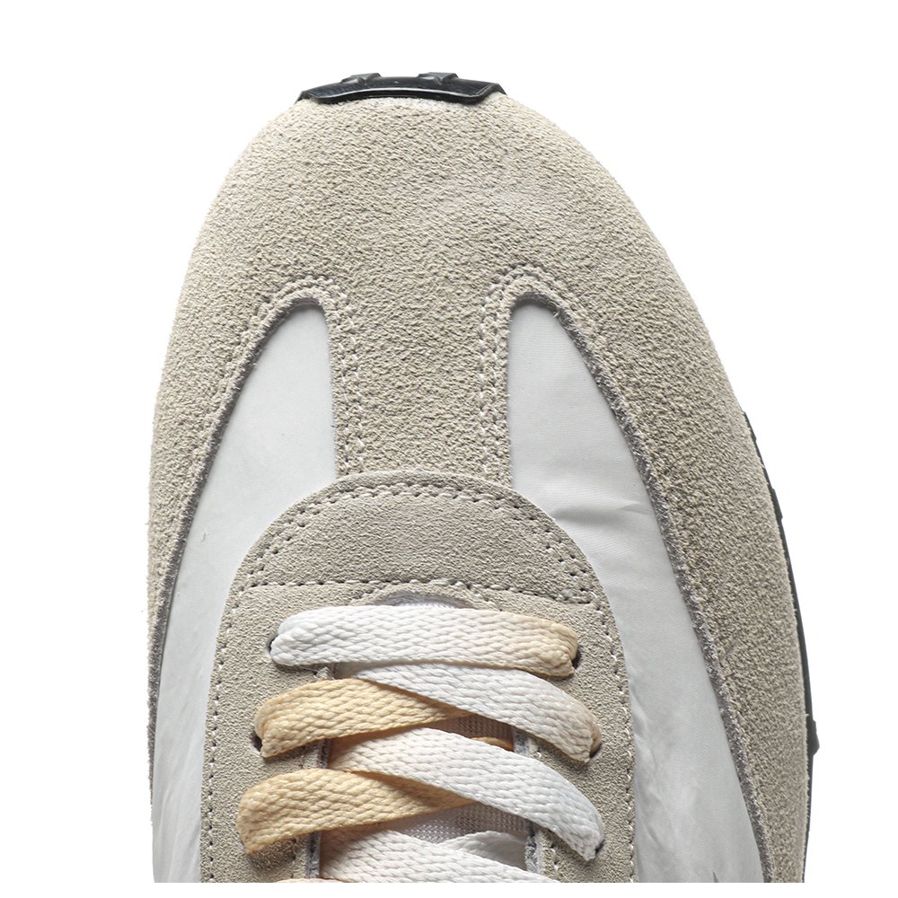dd g01den g003e M*rathon with white nylon upper and silver star